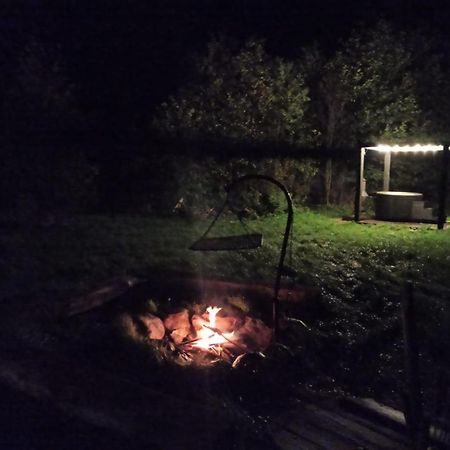 Miedzy Olchami Domek Nad Jeziorem. Noclegi Caloroczne. Cisza, Spokoj. Barczewo Eksteriør billede